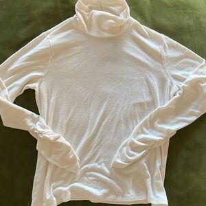 Large banana republic white turtle neck